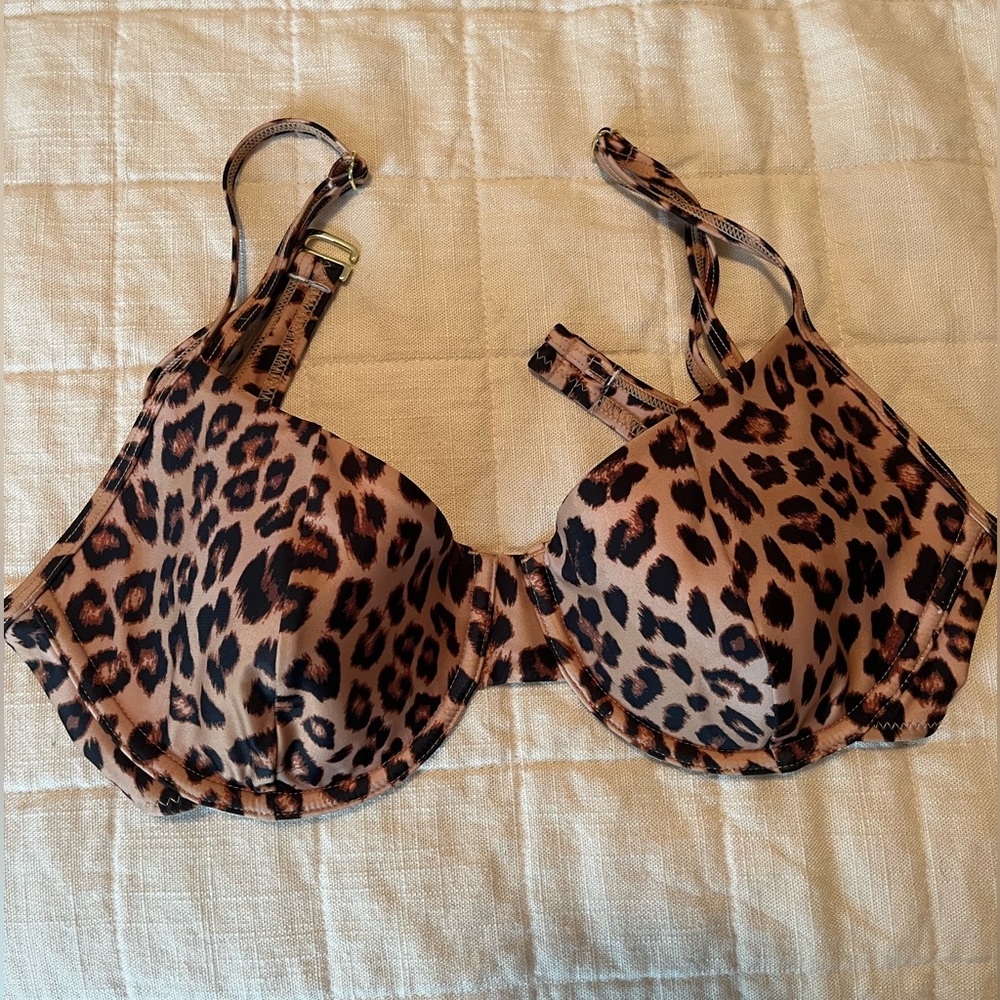 NWOT Summersalt - 6 - Underwire bikini top